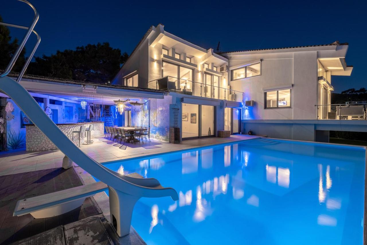 Icarus Luxury Beachfront Villa Gialiskari  Экстерьер фото