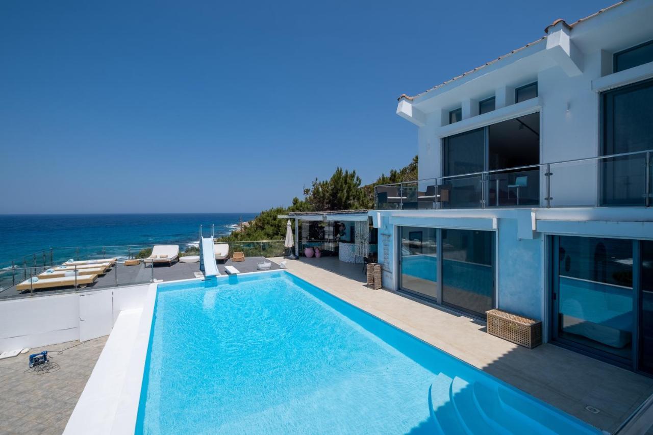 Icarus Luxury Beachfront Villa Gialiskari  Экстерьер фото